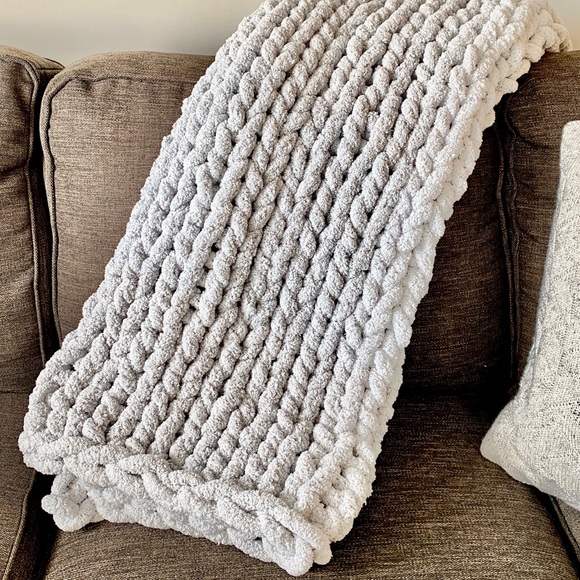 Handmade Knit Blanket 💫 Medium Size - Picture 1 of 7